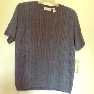 Alfred dunner sweater. Its xl and very beautiful